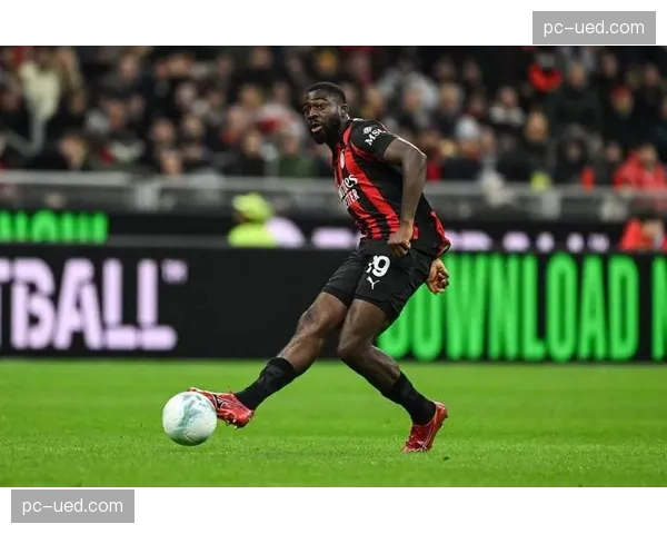 奇克远射世界波，AC米兰闪电战开局领先国际米兰